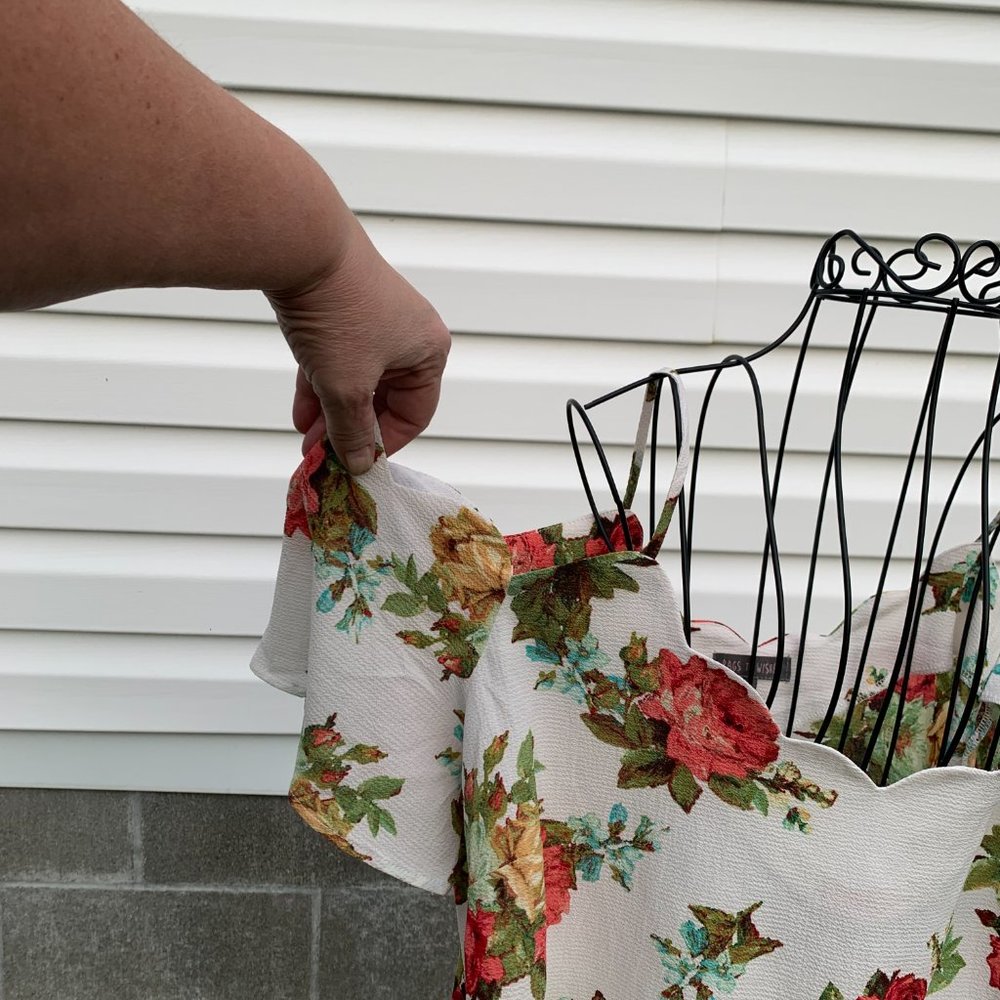 Rags to Wishes Ladies 1X White with Floral Cold Shoulder Blouse - Picture 2 of 9